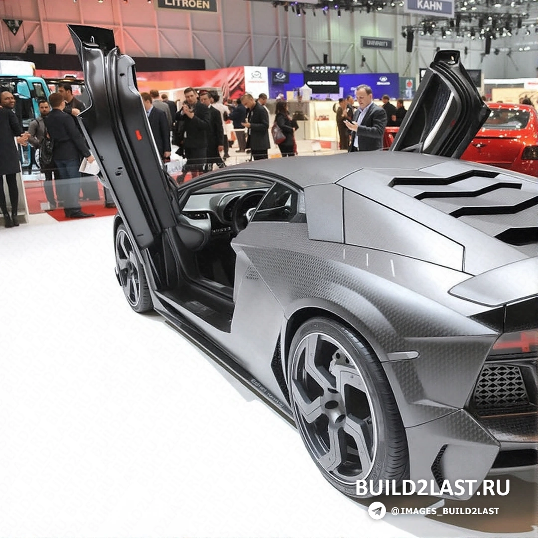 Lamborghini MANSORY CARBONADO GT в ночном свете